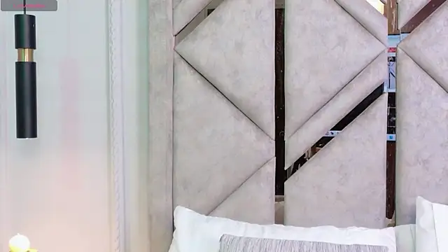 Sara Boom online show from 10.22.25