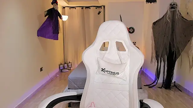 carleee winter online show from 10.16.25