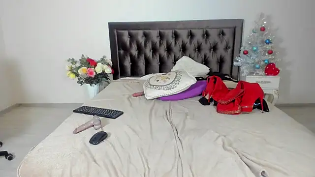 MarciaColins online show from 12.27.24