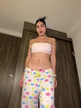 Sarasanders 4 online show from 01.06.25