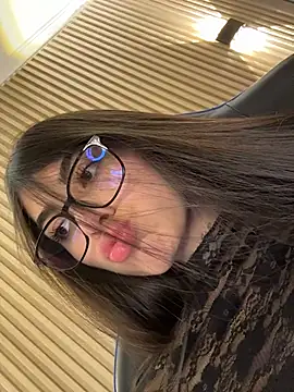 Sarasanders 4 online show from 10.20.25