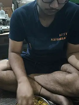 Snapshot of thebrownboi01 chatting on 11.21.25 thebrownboi01 online show from 11.21.25