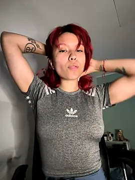 Snapshot of dinamita_Blair chatting on 09.24.25 dinamita Blair online show from 09.24.25