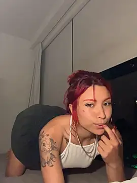 Snapshot of dinamita_Blair chatting on 10.21.25 dinamita Blair online show from 10.21.25