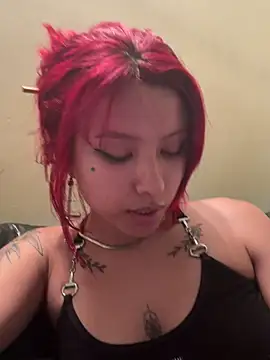 Snapshot of dinamita_Blair chatting on 11.18.25 dinamita Blair online show from 11.18.25