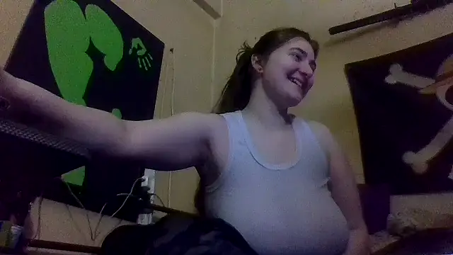 Snowbunnycake 131 online show from 12.31.24