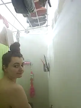 Snowbunnycake 131 online show from 10.14.25