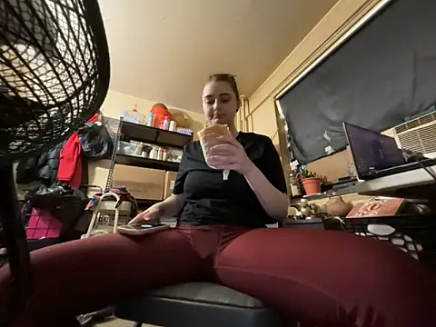 Snowbunnycake 131 online show from 06.14.26