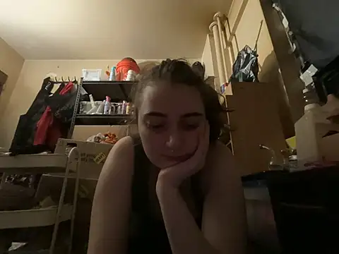 Snapshot of Snowbunnycake_131 chatting on 06.23.26 Snowbunnycake 131 online show from 06.23.26