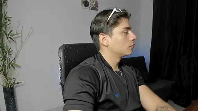 Snapshot of Giordano_Russo chatting on 12.10.24 Giordano Russo online show from 12.10.24