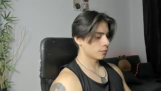 Snapshot of Giordano_Russo chatting on 01.03.25 Giordano Russo online show from 01.03.25