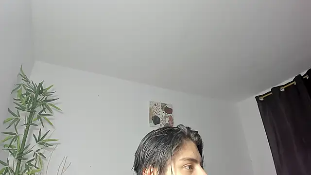 Snapshot of Giordano_Russo chatting on 01.04.25 Giordano Russo online show from 01.04.25