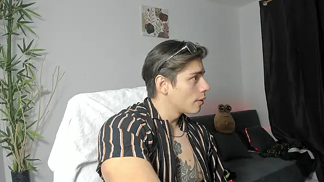 Snapshot of Giordano_Russo chatting on 01.06.25 Giordano Russo online show from 01.06.25