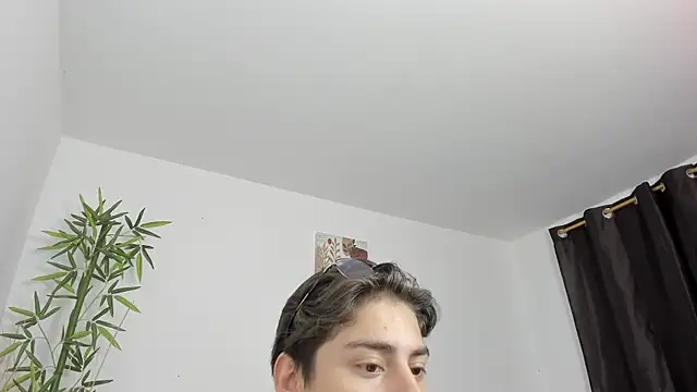 Snapshot of Giordano_Russo chatting on 01.08.25 Giordano Russo online show from 01.08.25