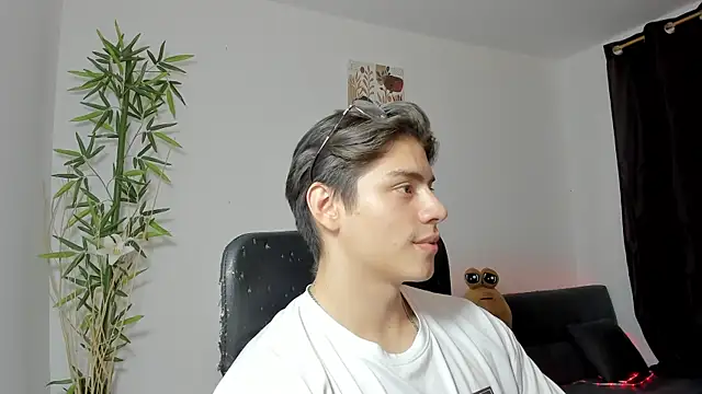 Snapshot of Giordano_Russo chatting on 01.09.25 Giordano Russo online show from 01.09.25