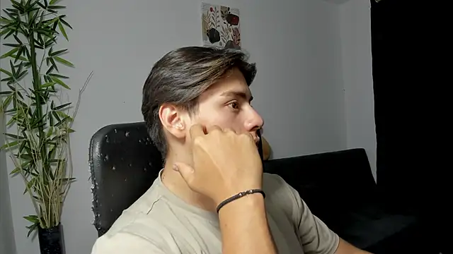 Snapshot of Giordano_Russo chatting on 02.09.25 Giordano Russo online show from 02.09.25