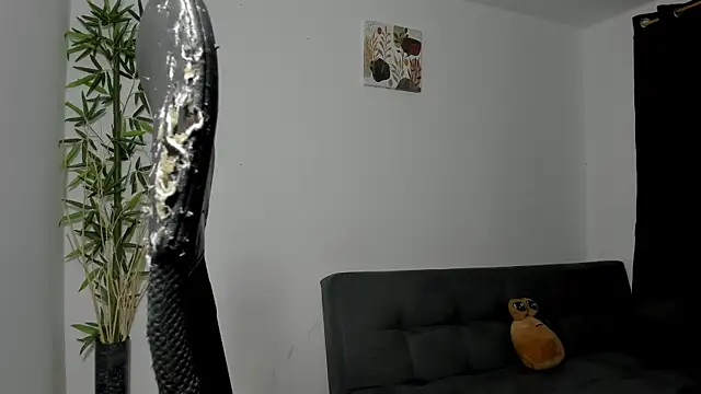 Snapshot of Giordano_Russo chatting on 02.24.25 Giordano Russo online show from 02.24.25