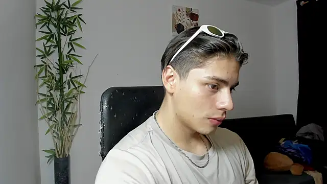 Snapshot of Giordano_Russo chatting on 03.06.25 Giordano Russo online show from 03.06.25