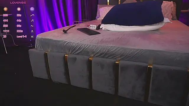 Snapshot of EmpressDesires chatting on 09.20.25 EmpressDesires online show from 09.20.25