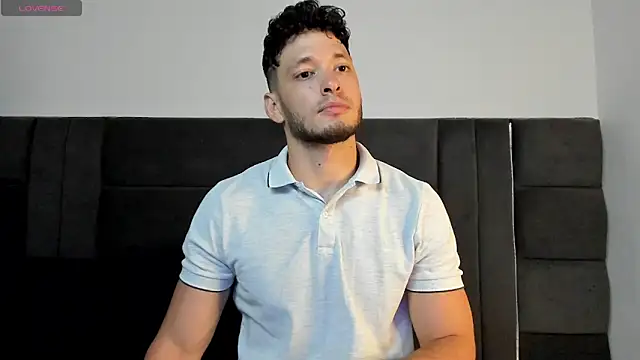 alejandro  2 online show from 04.14.26