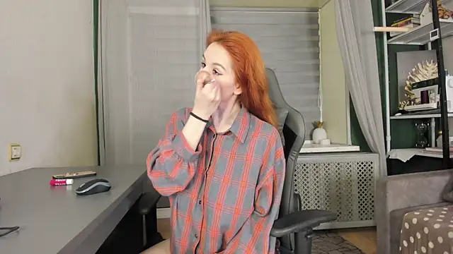 Snapshot of -Aariella- chatting on 06.07.26 -Aariella- online show from 06.07.26