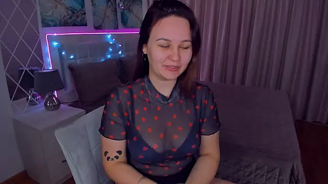 EsterLogan online show from 01.07.25