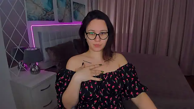 EsterLogan online show from 01.19.25