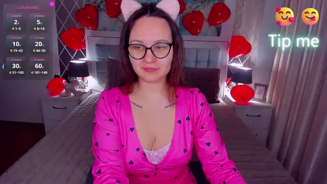 EsterLogan online show from 02.15.25