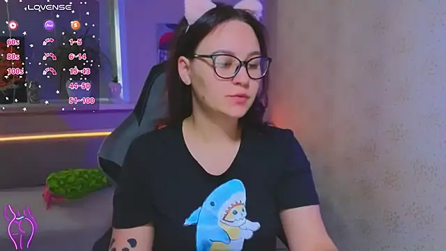 EsterLogan online show from 09.19.25