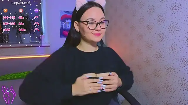 EsterLogan online show from 09.30.25