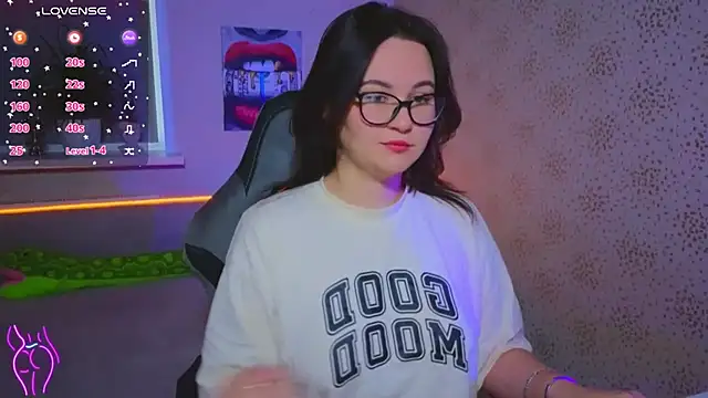 EsterLogan online show from 11.02.25