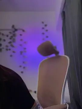 LunaXuan online show from 09.11.25