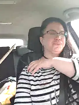 x  KHALEESI  x online show from 03.10.25