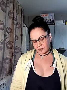 x  KHALEESI  x online show from 11.21.25