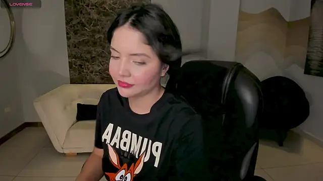 Snapshot of NinaMichelle chatting on 06.30.26 NinaMichelle online show from 06.30.26