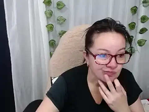 Sonialorens  online show from 12.04.24