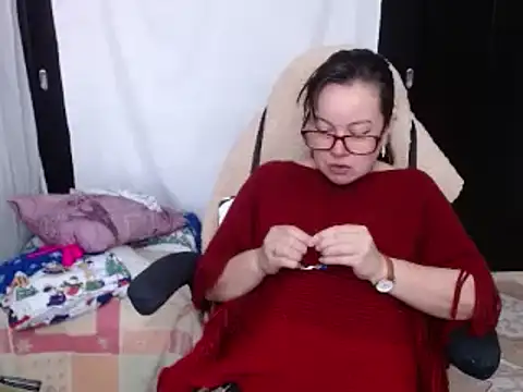 Sonialorens  online show from 12.12.24