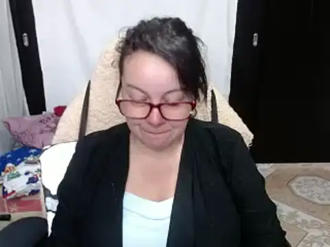 Sonialorens  online show from 12.13.24