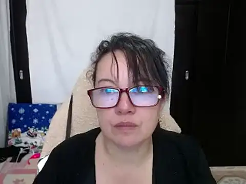 Sonialorens  online show from 12.13.24