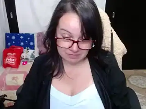 Sonialorens  online show from 12.13.24