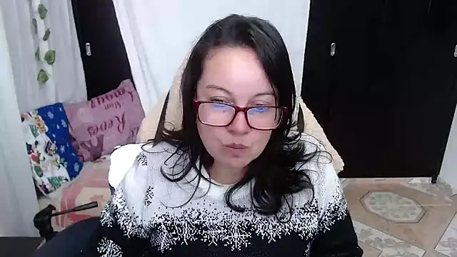 Sonialorens  online show from 12.17.24