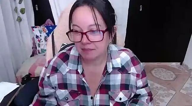Sonialorens  online show from 12.21.24