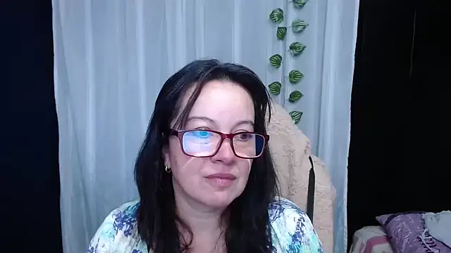 Sonialorens  online show from 01.09.25