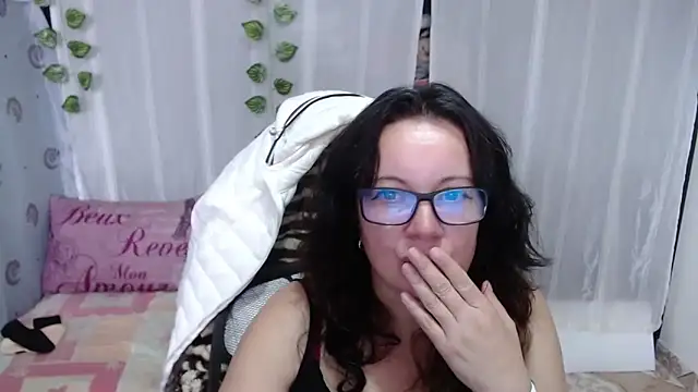 Sonialorens  online show from 01.28.25