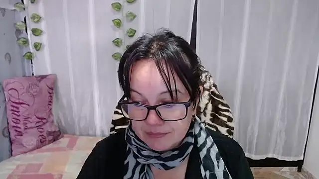 Sonialorens  online show from 01.30.25