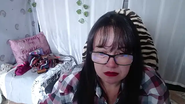 Sonialorens  online show from 02.14.25