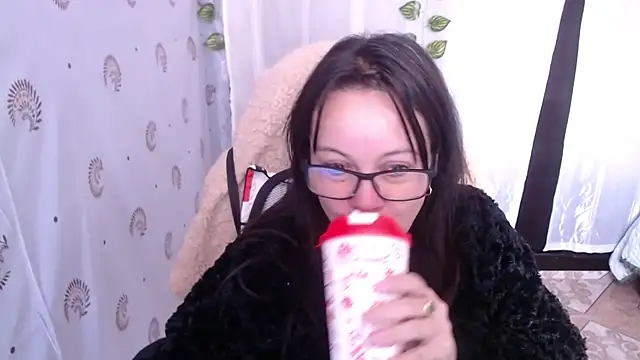 Sonialorens  online show from 02.15.25
