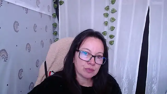 Sonialorens  online show from 02.15.25