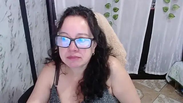 Sonialorens  online show from 02.20.25