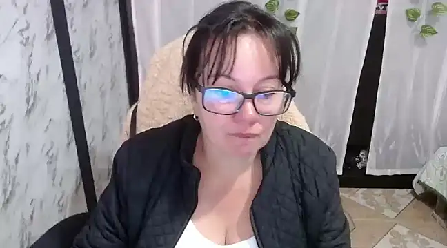 Sonialorens  online show from 02.22.25